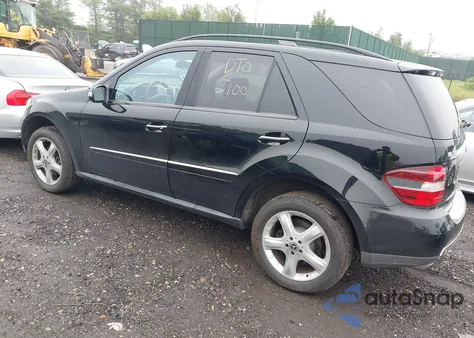 2008 Mercedes-Benz Ml 350 4Matic z USA, uszkodzony, nr VIN 4JGBB86E48A389960